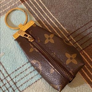 Key fob/coin purse